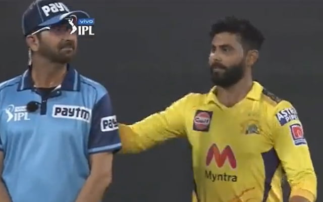 Ravindra Jadeja applauding umpire