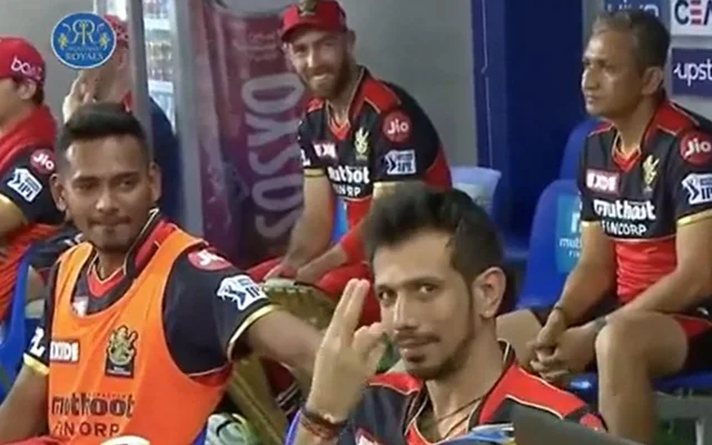 Yuzi Chahal pointing that he should bat at No. 3